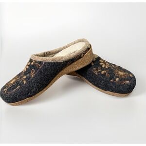 Taos Slipper Gray Wool Floral Felt Slip On Clogs Size 37 EUR 6.5 US Women's